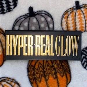 MAC Hyper Real Glow Highlight Palette